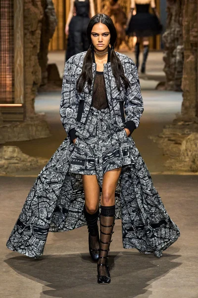 Look 22
